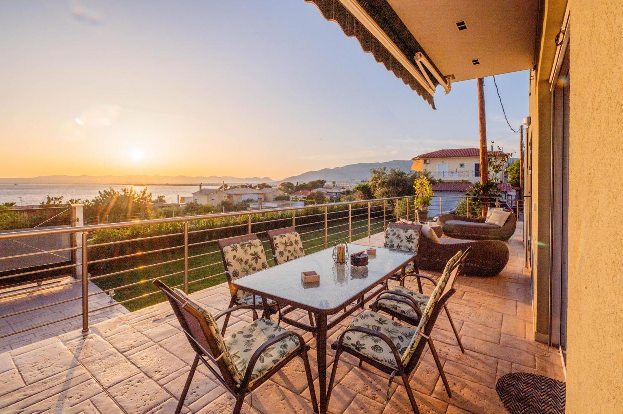 Thea Seaview Luxury Living *