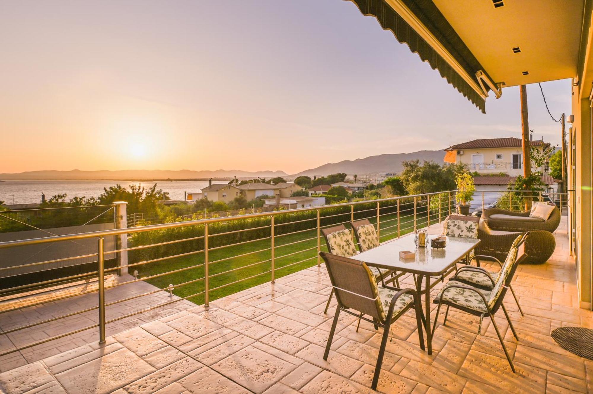 Thea Seaview Luxury Living Holiday home *