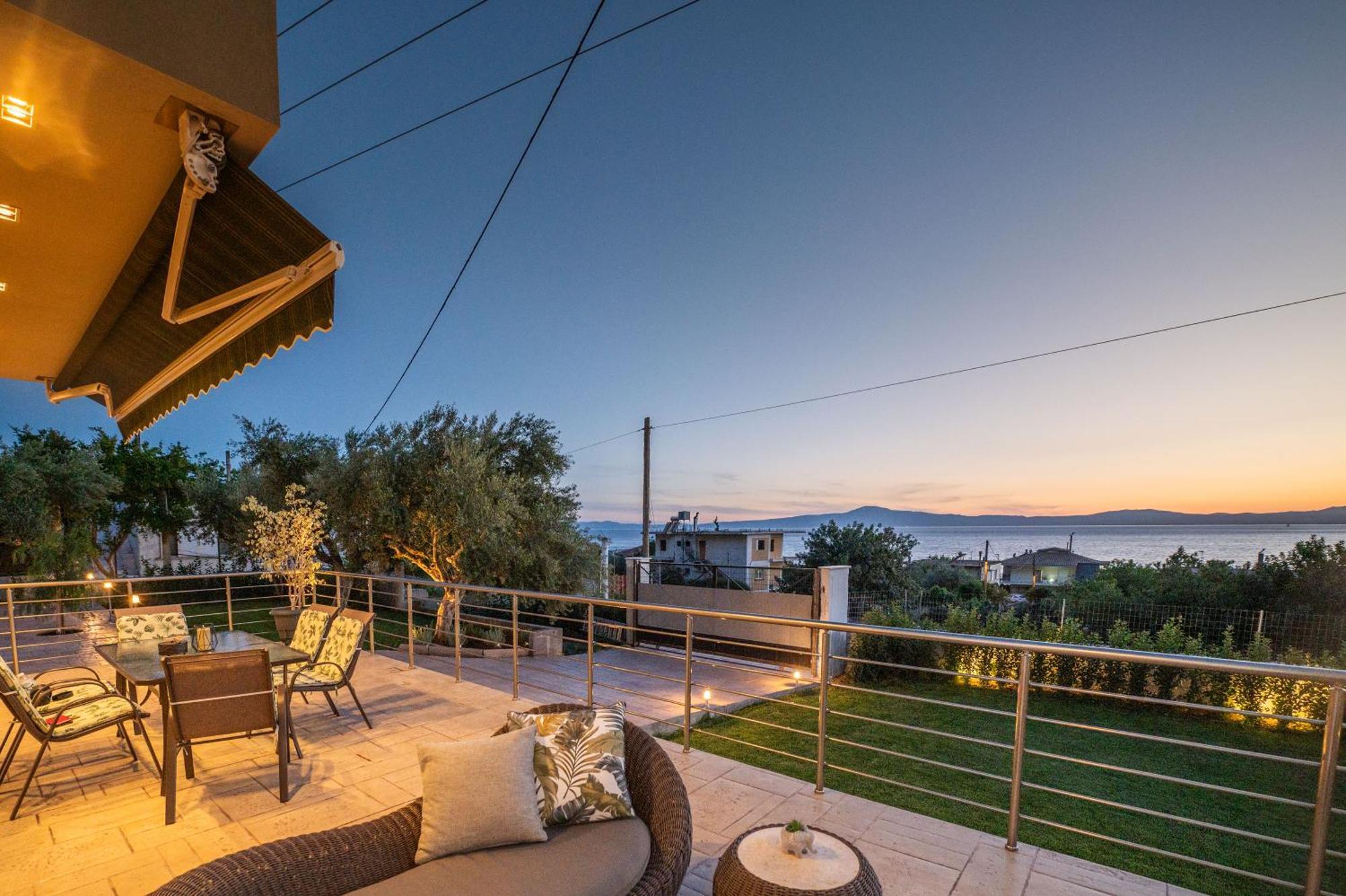 Thea Seaview Luxury Living *